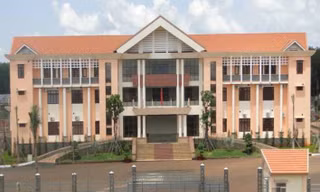 Ngoài Phó Bí thư huyện dùng bằng giả còn cán bộ nào sai phạm bị kỷ luật?