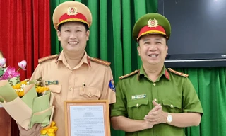 Trao các quyết định của Giám đốc Công an Bình Dương về công tác cán bộ