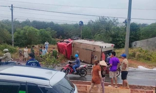 Xe cứu hoả gặp nạn trên đường làm nhiệm vụ, hai chiến sĩ hi sinh