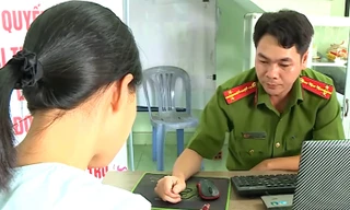 Người dân ở Bình Dương phấn khởi vì được giải quyết thủ tục hành chính 'siêu tốc'