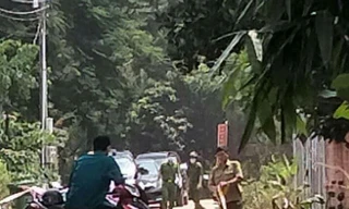 Vợ ở cùng em họ, chồng tìm thấy tưởng người tình nên dùng dao đâm chết 