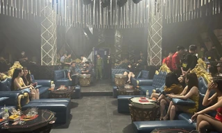 Cảnh sát 'đột kích' quán bar phát hiện hàng chục người dương tính với ma túy