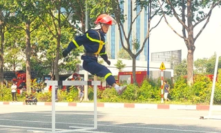 Công an 12 tỉnh thi chữa cháy và cứu nạn