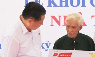 Khởi công nhà tình nghĩa trong chương trình ‘Màu hoa đỏ’