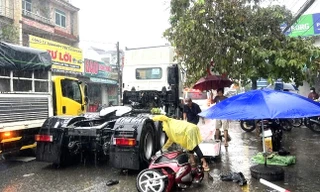 Bình Dương: Hai mẹ con thương vong dưới bánh xe đầu kéo