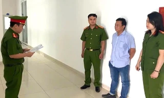 Khởi tố kẻ chôn lén tới 2.200 tấn chất thải công nghiệp ở Bình Dương