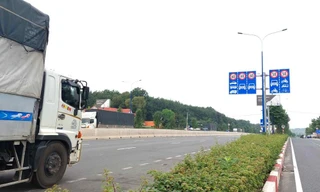 Cho phép ô tô trộn làn trên tuyến bán cao tốc ở Bình Dương 