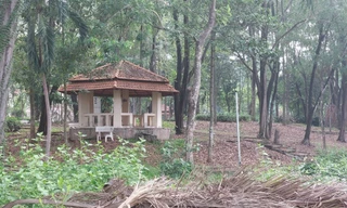 Cận cảnh công viên lớn nhất Bình Dương hoang tàn, ngập rác thải