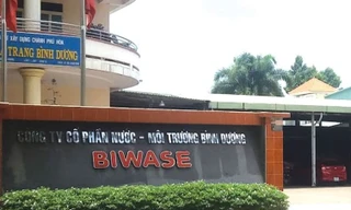 Công ty tiền thân vốn nhà nước nợ khủng, lãnh đạo đua nhau bán cổ phiếu