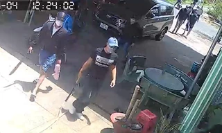Triệu tập nhóm côn đồ kề mã tấu vào cổ chủ nhà trọ vì bị nhắc nhở tiếng nẹt pô