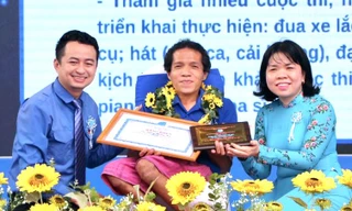 Bình Dương tuyên dương, trao giải thưởng cho những 'người đặc biệt'