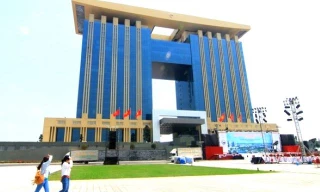 Lý do Bình Dương tạm dừng mô hình bí thư kiêm chủ tịch