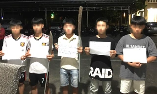 Mang hung khí đi giải quyết mâu thuẫn lúc chơi game, đụng ngay cảnh sát 