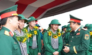 Bình Dương có 18 cán bộ công chức lên đường nhập ngũ