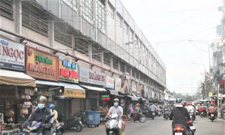 Chợ lớn nhất Bình Dương hoạt động trở lại, Buôn Ma Thuột dừng phục vụ ăn uống tại chỗ