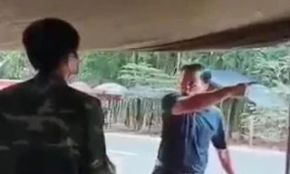 Phó Chủ tịch HĐND huyện phản ứng khi được đo thân nhiệt: Có bị xử lý hình sự? 