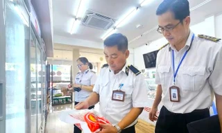 Kiểm tra loạt cửa hàng C.P tại Bình Dương sau thông tin thịt bẩn 