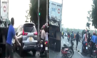 CLIP: Tài xế lái ô tô tông loạt xe máy đang dừng đèn đỏ 