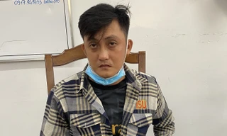 Giả đi xin việc, mượn điện thoại gọi người thân rồi bỏ chạy 