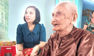 Các cụ trăm tuổi ở Bình Dương chia sẻ bí quyết sống thọ