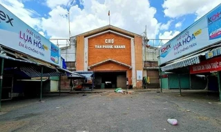 Áp dụng sai Chỉ thị, nhiều nơi ở Bình Dương cấm cả cơ sở kinh doanh thiết yếu