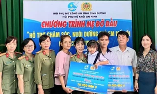 Công an Bình Dương đỡ đầu cho học sinh mồ côi vì COVID-19