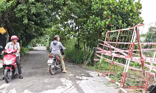 Hiện trường 2 cầu sắt bị mưa lớn cuốn trôi ở Bình Dương 