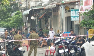 Nam thanh niên tử vong trước cửa phòng trọ với vết thương ở cổ