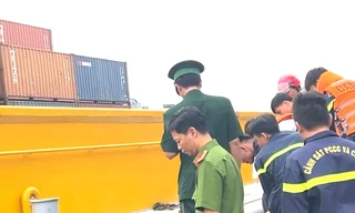  Nhân viên cảng ở Bình Dương rơi từ trên tàu xuống sông tử vong