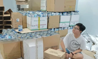 Lợi nhuận 'khủng' của cơ sở sản xuất sữa giả, bán online 