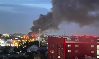 Lửa dữ dội thiêu rụi cơ sở kinh doanh giày dép hơn 200 m2 