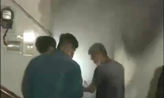 Căn nhà 5 tầng bốc cháy ở Bình Dương