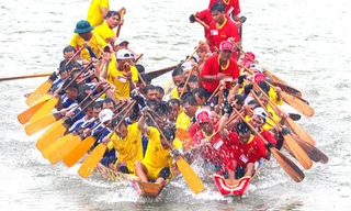 Đến Bình Dương xem đua thuyền gay cấn trên sông 