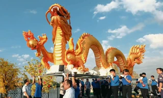 Hơn 40 đoàn lân, sư, rồng ‘hộ tống’ linh vật năm 2024 đến hội trại tiễn tân binh