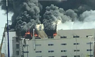 Khói đen nghi ngút, lửa bao trùm nhà máy trong KCN Sóng Thần 3