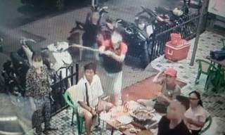 Tạm giữ nhóm nam, nữ chém người trong quán ăn như phim