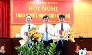 Bình Dương trao các quyết định công tác cán bộ