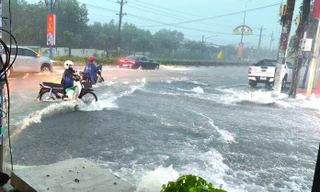 Hồ thủy lợi lớn nhất nước xả tràn, Bình Dương dự báo mưa lớn và ngập úng