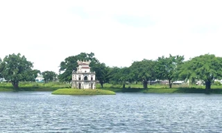 Cận cảnh 'phiên bản Hồ Gươm' ở Bình Dương