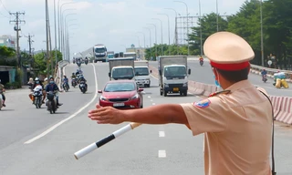 Chưa nhận được giấy phép lái xe nhựa PET, tài xế cần lưu ý gì khi đi đường?