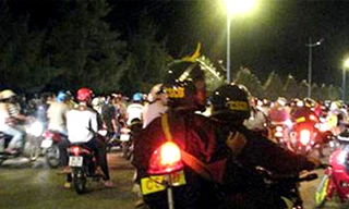 Truy bắt kẻ nổ súng bắn cảnh sát cơ động