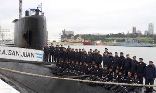 Lần cuối cùng các thủy thủ tàu ARA San Juan chụp ảnh tập thể trên thân tàu. Ảnh: Getty.