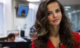 Nhan sắc phát ngôn viên xinh đẹp của Bộ trưởng Quốc phòng Nga