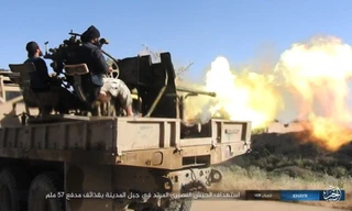 Các tay súng IS tuyên bố giết ba binh sĩ Nga tại Deir Ezzor. Ảnh:almasdarnews.com.