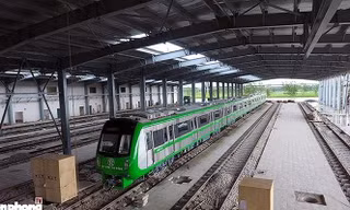 Một trong 5 đoàn tàu tại khu vực Depot của dự án 