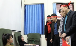 Ấm nồng ngày hội Chủ nhật đỏ Quảng Ninh