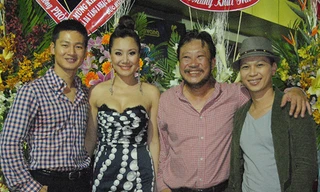 Sao tụ họp mừng Lê Quang mở quán