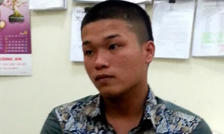 Cựu VĐV võ thuật đặt vòng hoa tang 'khủng bố' bạn gái