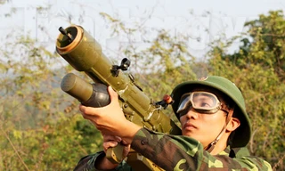 Tên lửa vác vai khai hỏa diệt địch