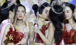 24 người đẹp ôm chầm Hoa hậu Hà Trúc Linh 